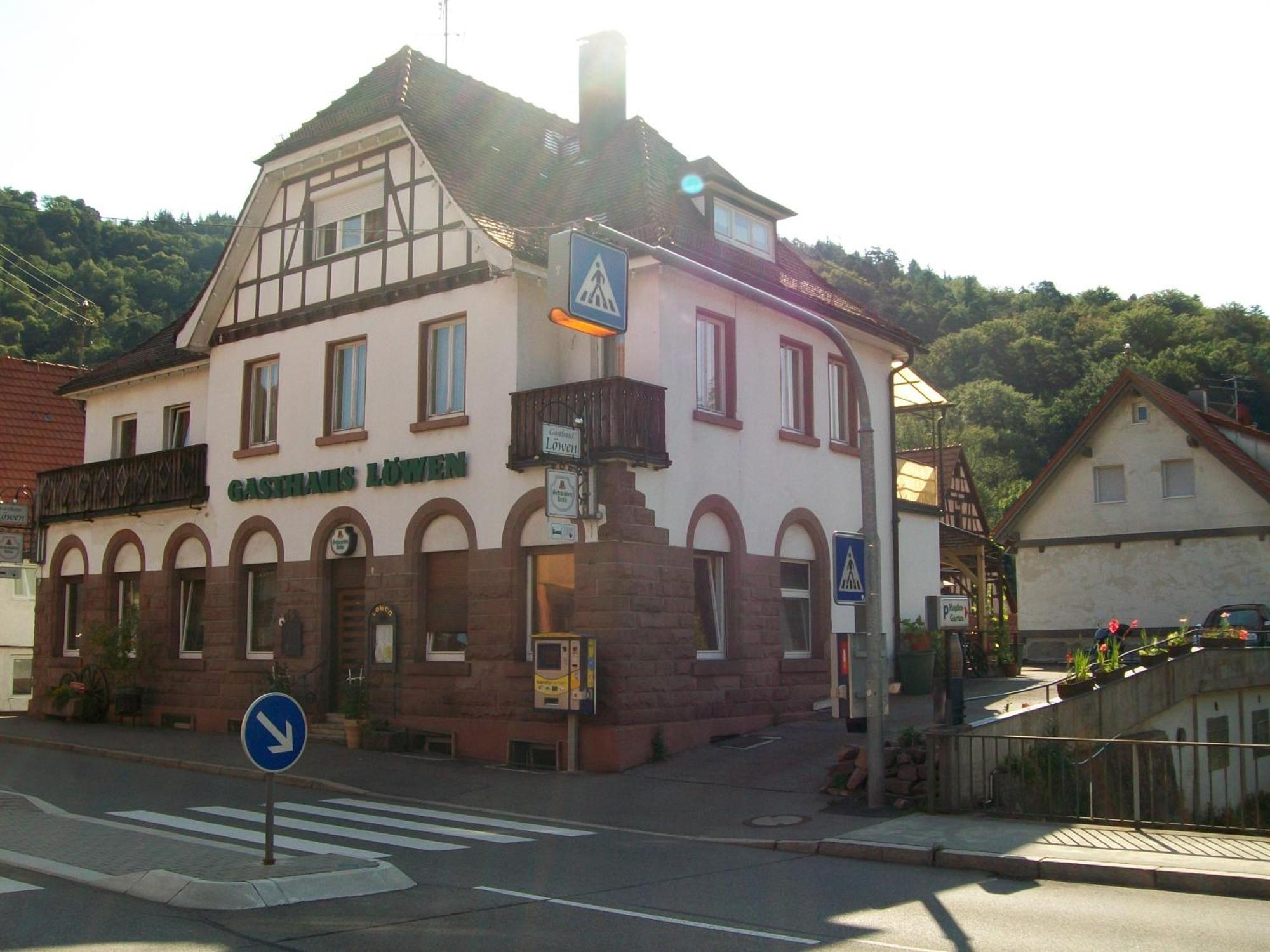 Gasthaus Loewen Hotel Unterreichenbach Luaran gambar